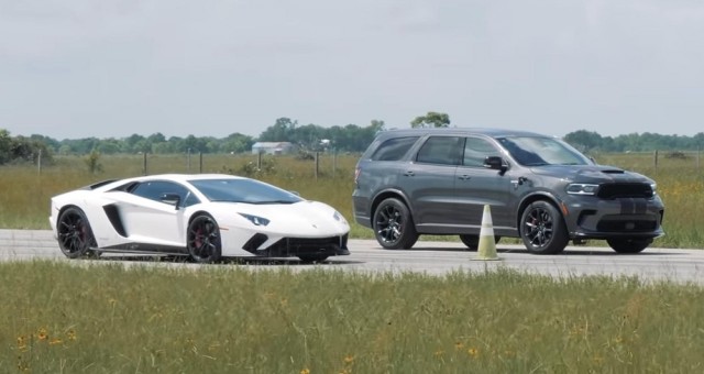 Video: SUV 7 chỗ hạ gục Lamborghini trong cuộc đua Drag nhờ được độ công suất hơn 1.000 mã lực